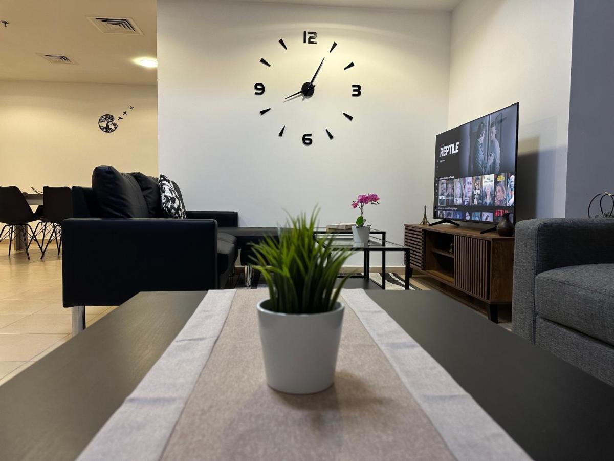 Moonlight Hostel Jbr - 2Min Walk To Jbr Beach - Gym - 2Min Metro Station - Poll Ντουμπάι Εξωτερικό φωτογραφία