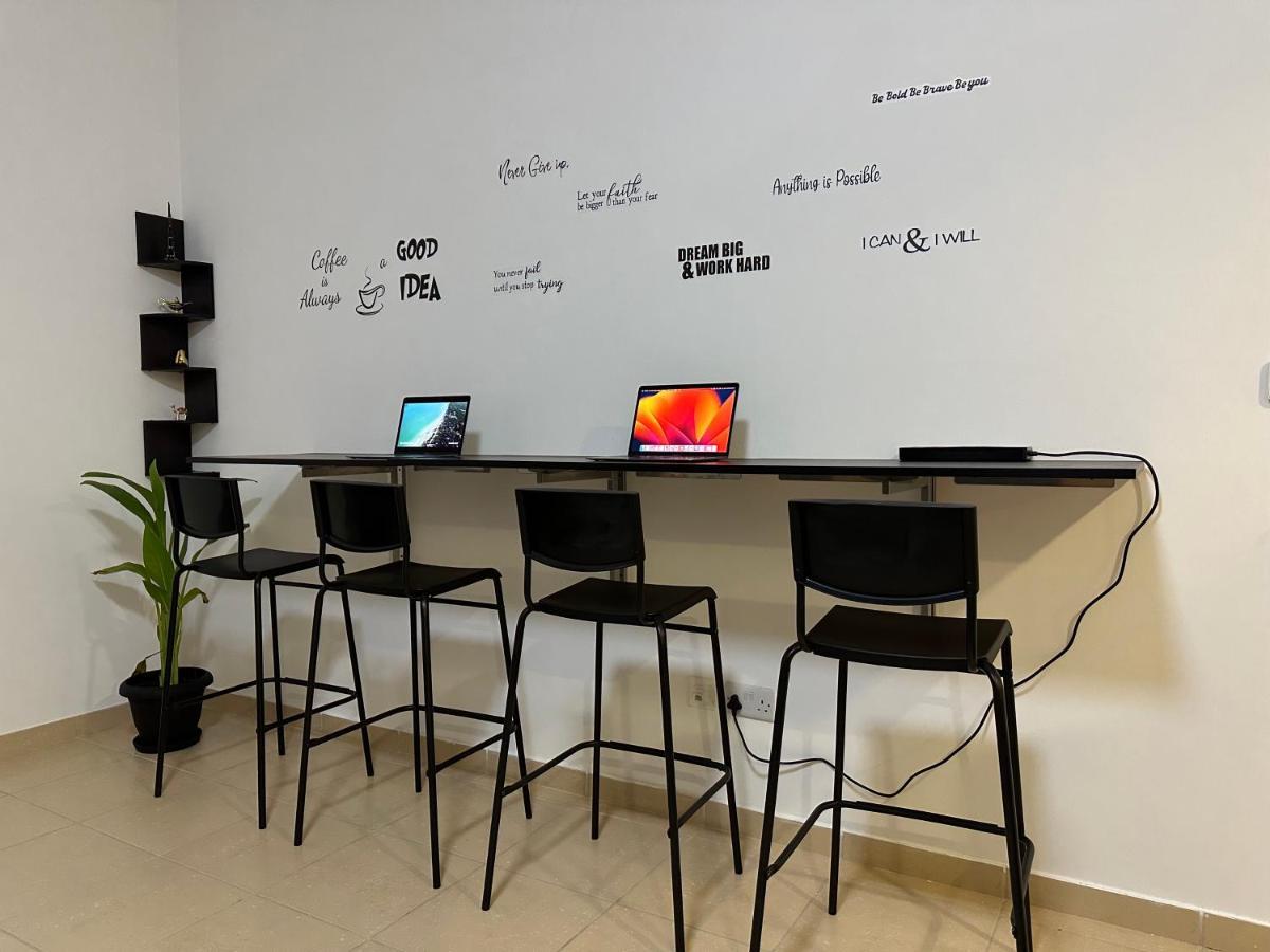 Moonlight Hostel Jbr - 2Min Walk To Jbr Beach - Gym - 2Min Metro Station - Poll Ντουμπάι Εξωτερικό φωτογραφία