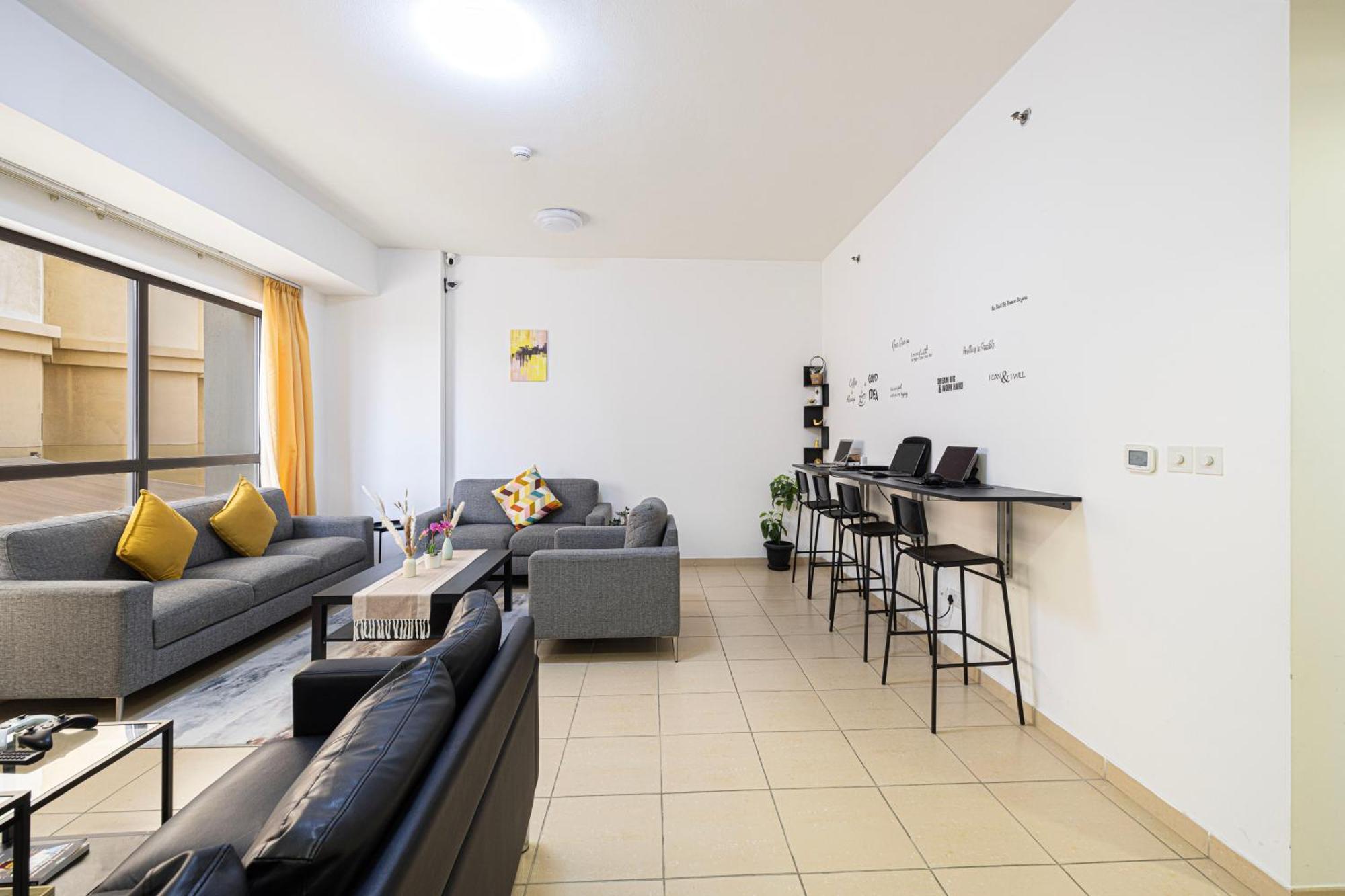 Moonlight Hostel Jbr - 2Min Walk To Jbr Beach - Gym - 2Min Metro Station - Poll Ντουμπάι Εξωτερικό φωτογραφία